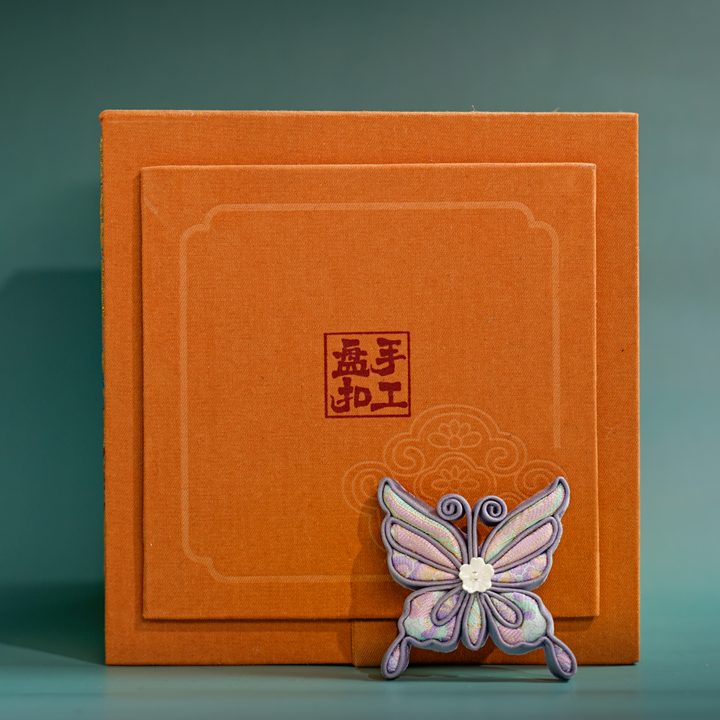 蝴蝶胸针